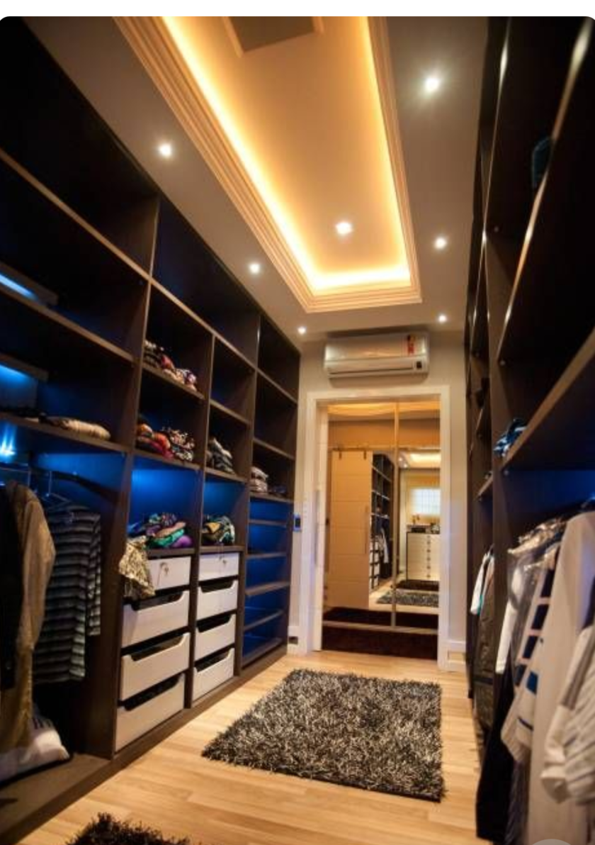 Большая открытая гардеробная комната с комбинированным наполнением Грозный
