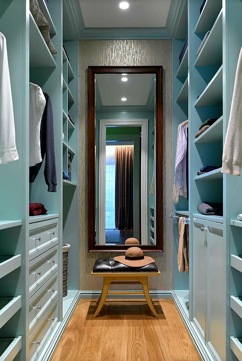 Параллельная гардеробная комната с большим зеркалом Грозный